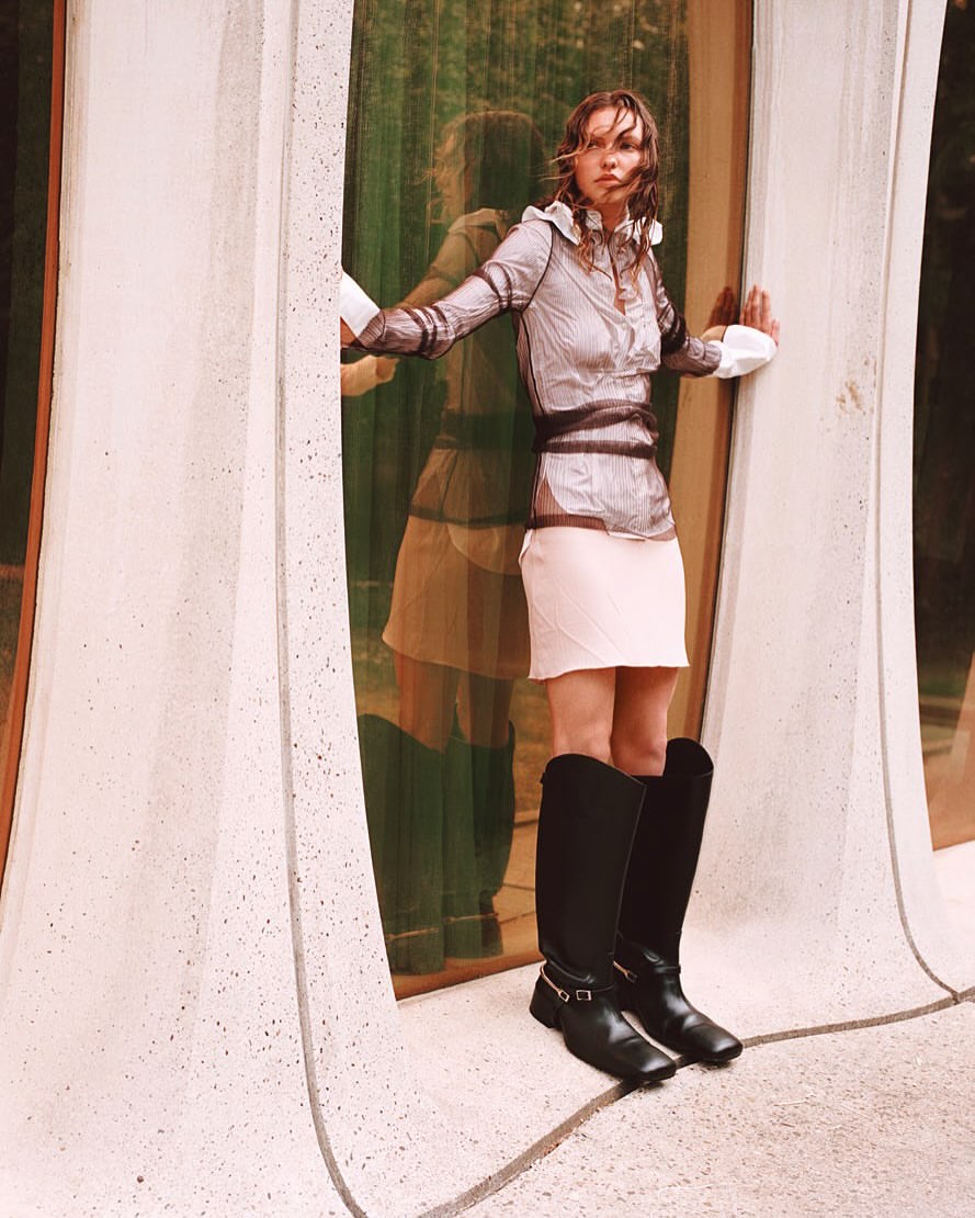 @selfservicemagazine Issue 63 📸 by @alasdairmclellan⁠
⁠
Photographer: @alasdairmclellan⁠
Styling: @_mariechaix_⁠
Hair: @franziskapresche⁠
Makeup: @thomasdekluyver ⁠
Casting: @dmcasting⁠
Talent: @charlie._.jones._.c @claire_biegalski⁠
Production: @partner.films