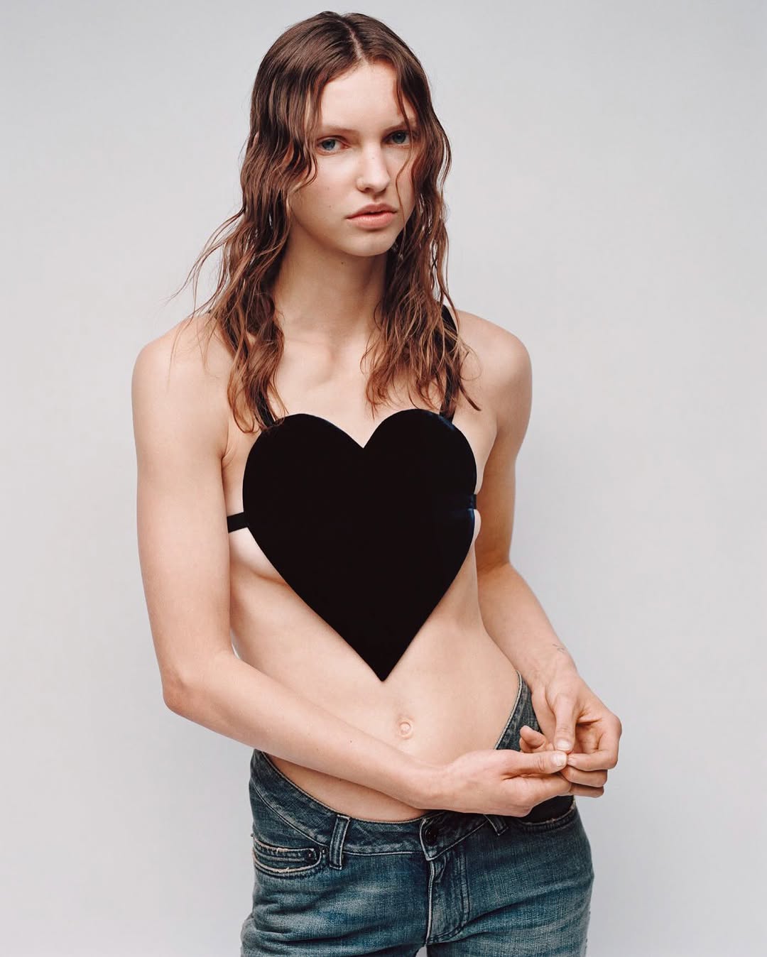 @selfservicemagazine Issue 63 📸 by @alasdairmclellan⁠
⁠
Photographer: @alasdairmclellan⁠
Styling: @_mariechaix_⁠
Hair: @franziskapresche⁠
Makeup: @thomasdekluyver ⁠
Casting: @dmcasting⁠
Talent: @charlie._.jones._.c @claire_biegalski⁠
Production: @partner.films