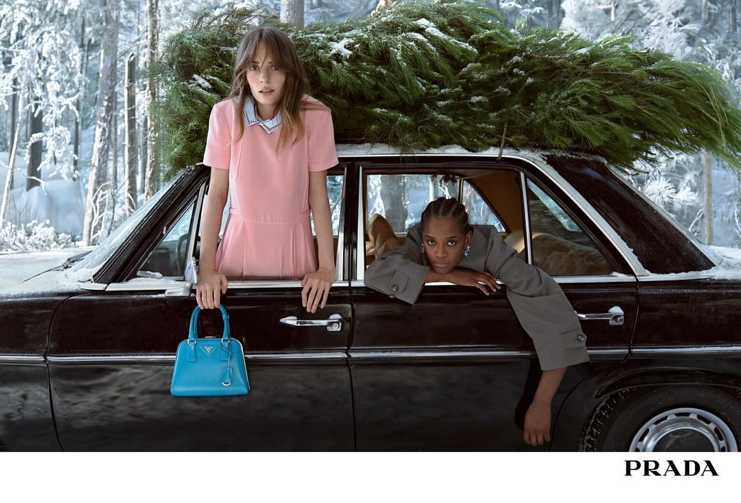 @prada Holiday 2025 📸 by @_glen_luchford ❄️⁠
⁠
Photographer: @_glen_luchford⁠
Creative direction: @ferdinandoverderi ⁠
Hair: @duffy_duffy⁠
Makeup: @lucia_pieroni⁠
Production Designer: @gideonponte⁠
Talent: @maya_hawke @mr.lixian⁠ Letitia Wright⁠
Production: @partner.films