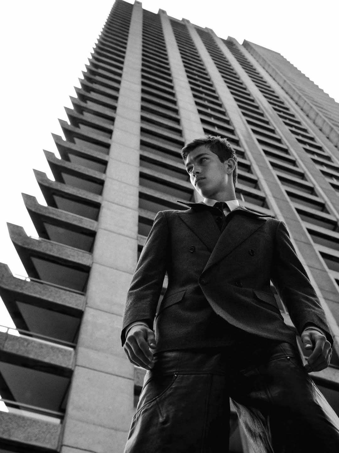 Numero Homme 50
Styling @jeanmichelclerc 
Model @justv.020 
Grooming @phoebetaylormakeup 
Set @tomotattle 
Retouching @maysix_studio 
Production @partner.films 
@artpartner