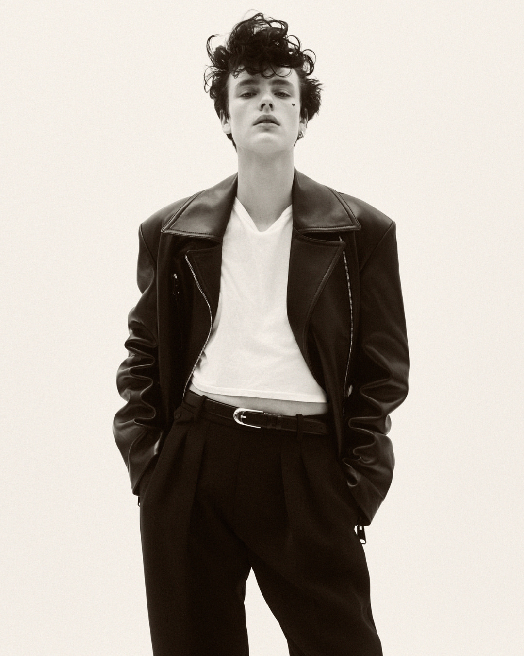 @m_magazine 📸 by @drewvickers⁠
⁠
Photographer: @drewvickers⁠
Art direction: @jbtalbourdet ⁠
Styling: @emmanuellealt⁠
Hair: @damienboissinothair⁠
Makeup: @luciapicaofficial⁠
Set design: @giovannamartial_⁠
Casting: @dmcasting⁠
Talent: @awarodhiang @libbytaverner @charlie._.jones._.c @m_wieczorek_⁠
Production: @partner.films