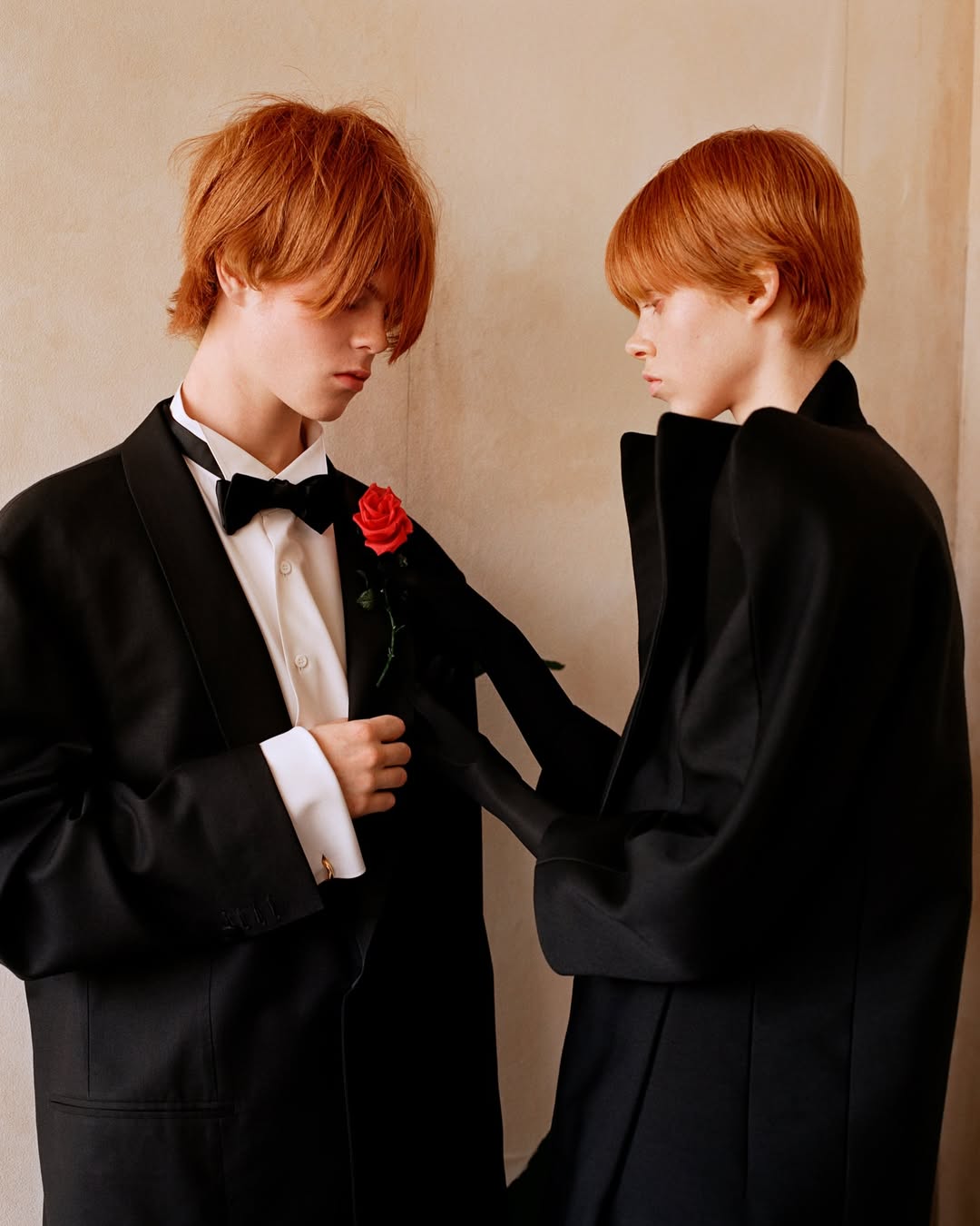 New @bazaaritalia 📸 by @alasdairmclellan⁠ 🌹
⁠
Photographer: @alasdairmclellan⁠
Styling: @rizzo_olivier⁠
Hair: @anthonyturnerhair⁠
Makeup: @karinwesterlundd⁠
Casting: @bitton⁠
Talent: @nanne.gr @charlie.__.jones.__.c Gabriel Kemplay⁠
Production: @partner.films