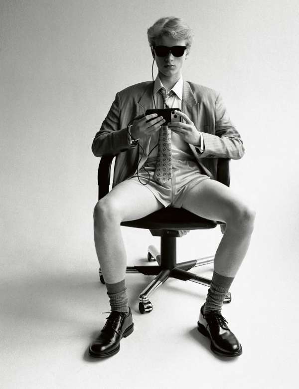 New @bazaarfrance 📸 by @alasdairmclellan⁠