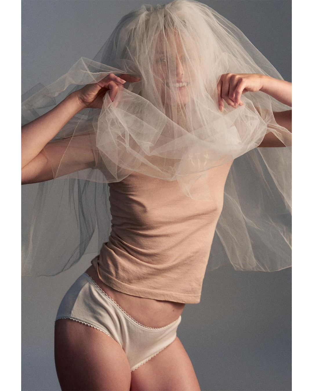 @viviensolari  by @mariliandre for @augustbarr...