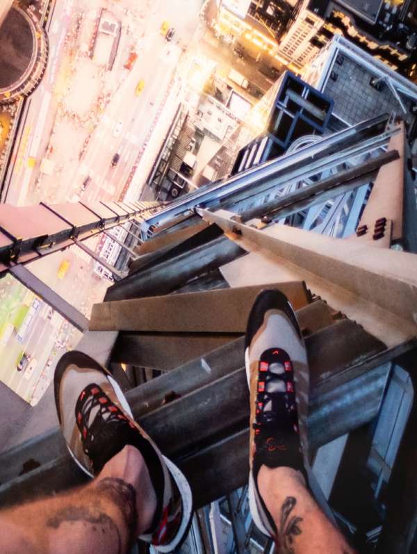 VERTIGO — photographs by Vitaliy Raskalov @...