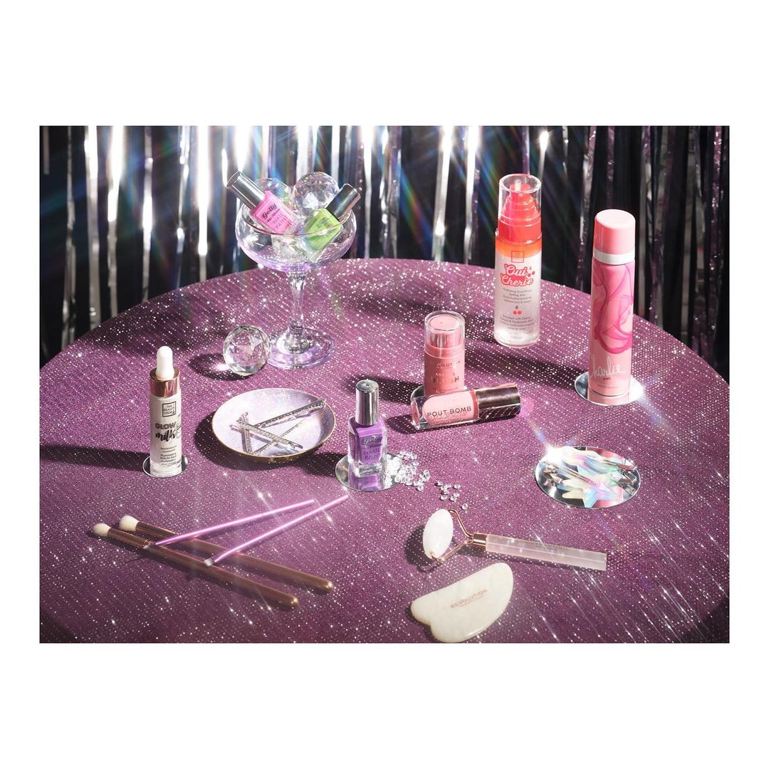 Urban Outfitters Europe |  Dec. 22