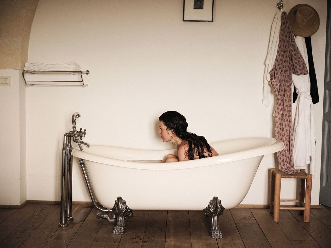 Airbnb Magazine |  Oct. 23