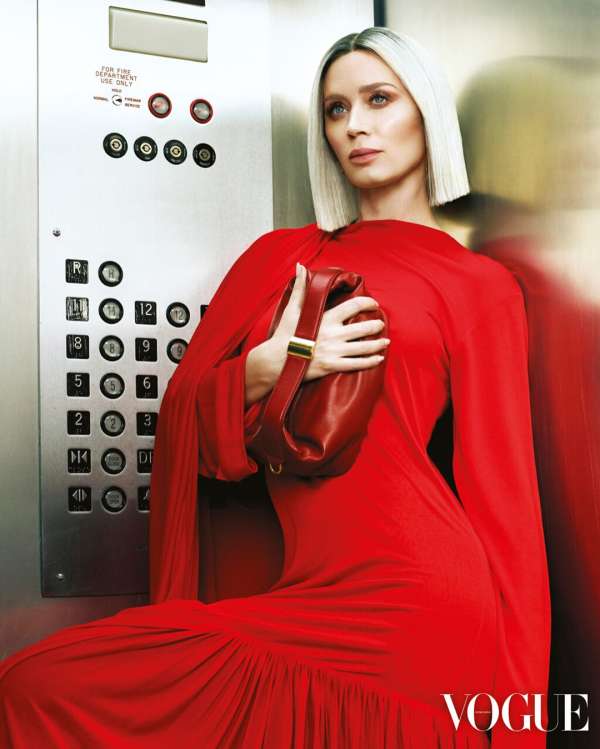 Composure meets intensity. Emily Blunt, sty...