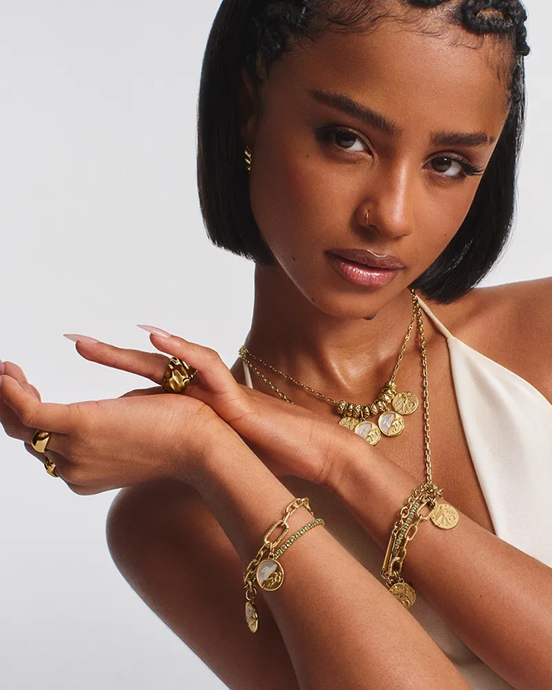 Tyla in her element, for Pandora. Light, shadow, and total ease.⁠
⁠
Shot at PIER59 Studios. 
@tyla