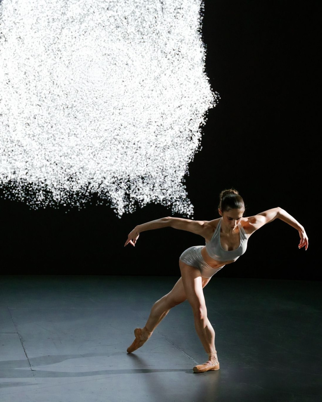 A live exchange of form and light, shaped in real ...