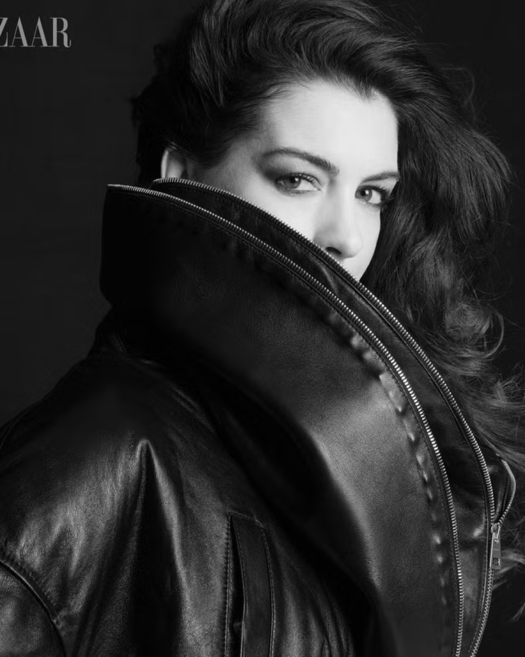 Anne Hathaway for Harper’s BAZAAR. ⁠
Effortlessly iconic.⁠
⁠
Shot at PIER59 Studios.