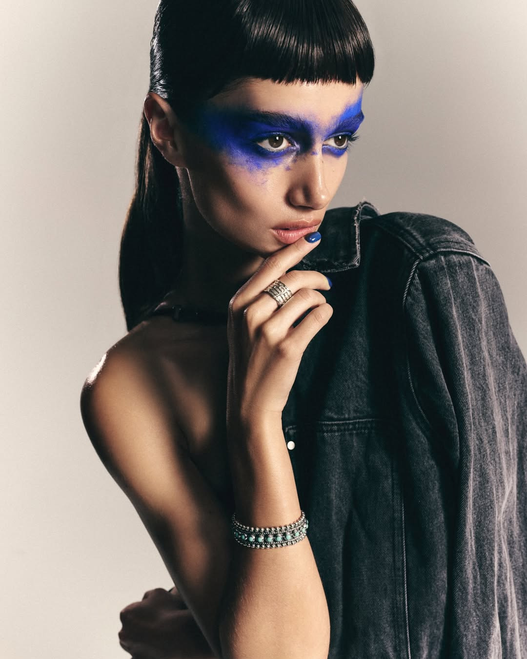 Maia Cotton for Modeliste Magazine, in a striking editorial moment.⁠
⁠
Shot at PIER59 Studios.