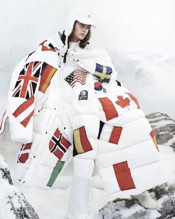 PARAJUMPERS
AI hybrid campaign shot by MATT...