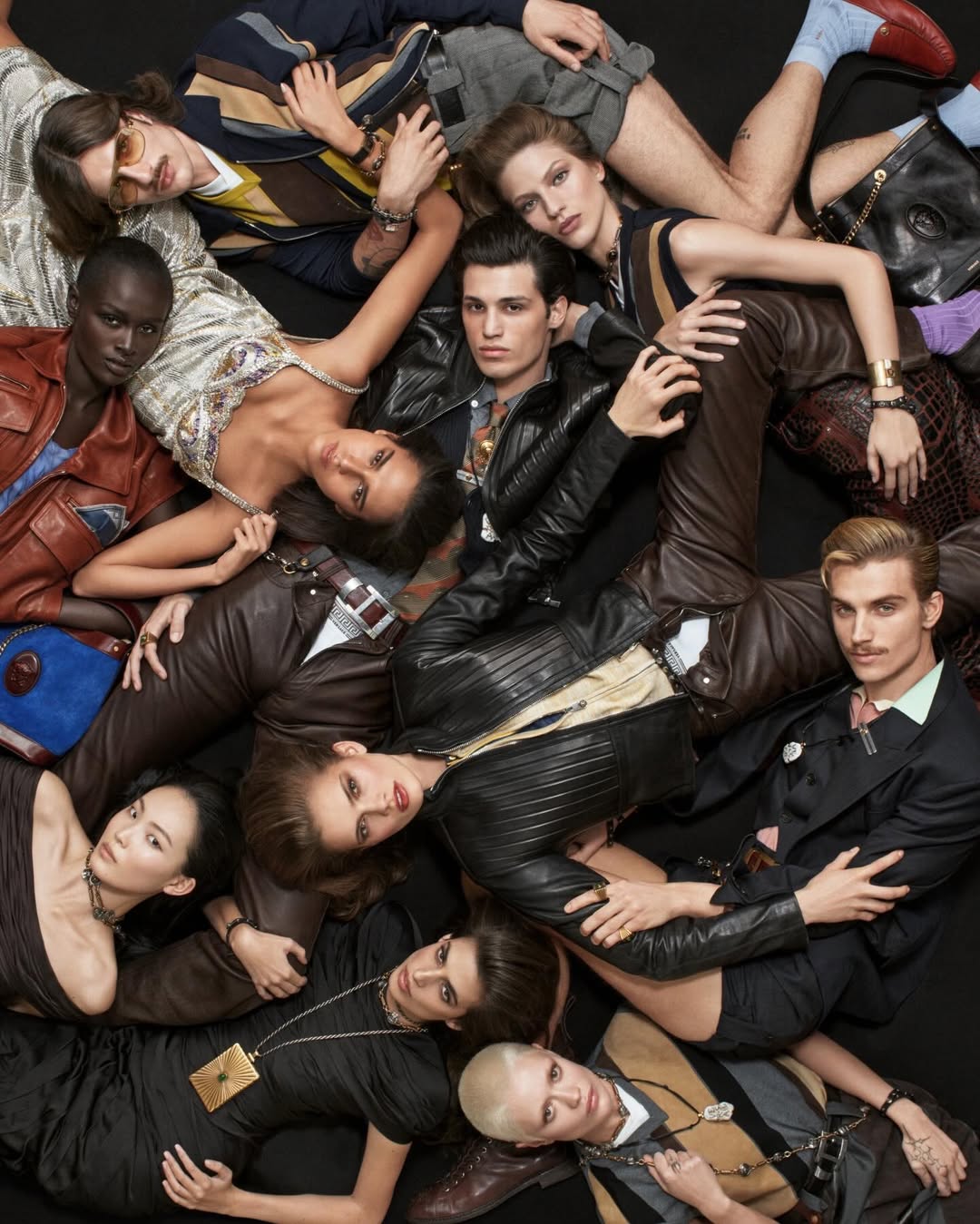 @Versace Spring Summer 2026 campaign by Steven Meisel

Photographer @stevenmeiselofficial @artandcommerce
Creative @beg00dstudios @linakutsovskaya 
Stylist @jenny.shoo.pumps
Makeup @patmcgrathreal
Hair @guidopalau
Set @maryhoward_setdesign
Production @prodn_artandcommerce
Casting @julialangecasting
Talent Emilia, Souleymane, Aymen, Lil, Yun Seo, Alyssah, Anthony, Wilda, Katherine, Francesco, Cala, Cai, Jordan, Nyawurh, Carolina, Santiago, Ruben