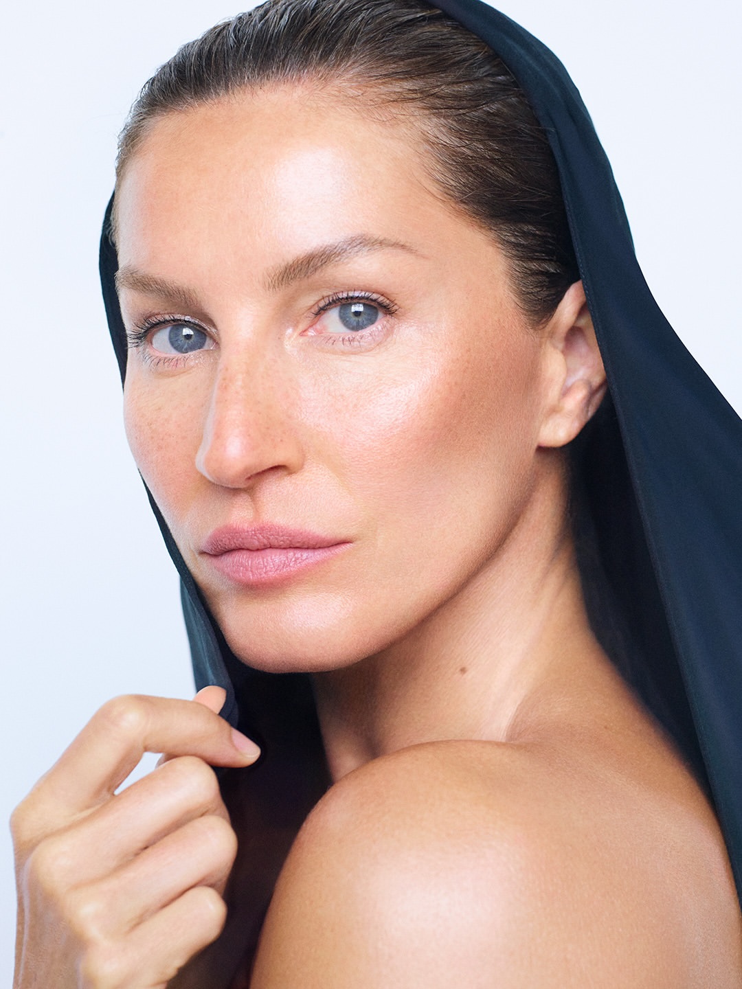 @gisele shot for @wmag Summer Issue Cover story: “Supermodel Superstar” photographed by Karim Sadli.

Photography: @karimsadli @artandcommerce
Styling: @brian__molloy
Editor in Chief: @saramoonves
Creative Directors at Large: @kevintekinel @charleslevai
Hair: @sandyhullett @artandcommerce
Makeup: @markcarrasquillo
Manicure by #AspaPappa
Casting: @ashleybrokaw
Production: @prodn_artandcommerce