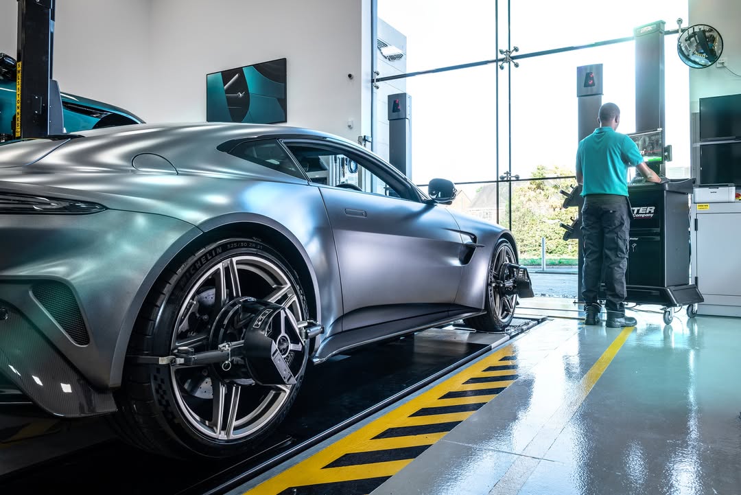 Richard Seymour X Aston Martin Sep. 25