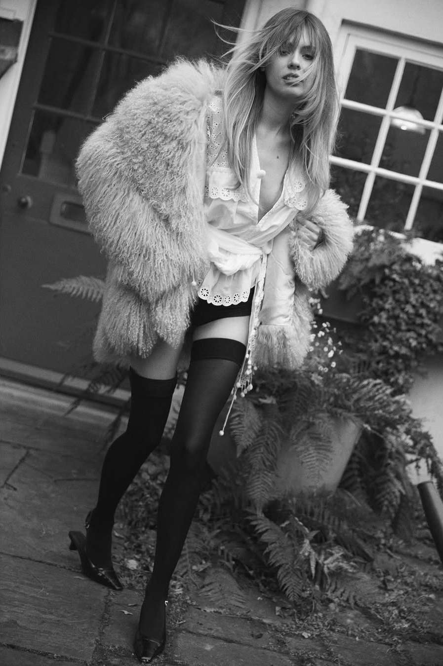 Chloe Mallett X 5’ ELEVEN’’ Magazine Apr. 26