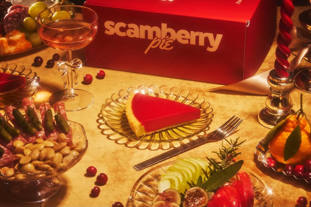 Stephanie Gonot X scamberrypie Dec. 25