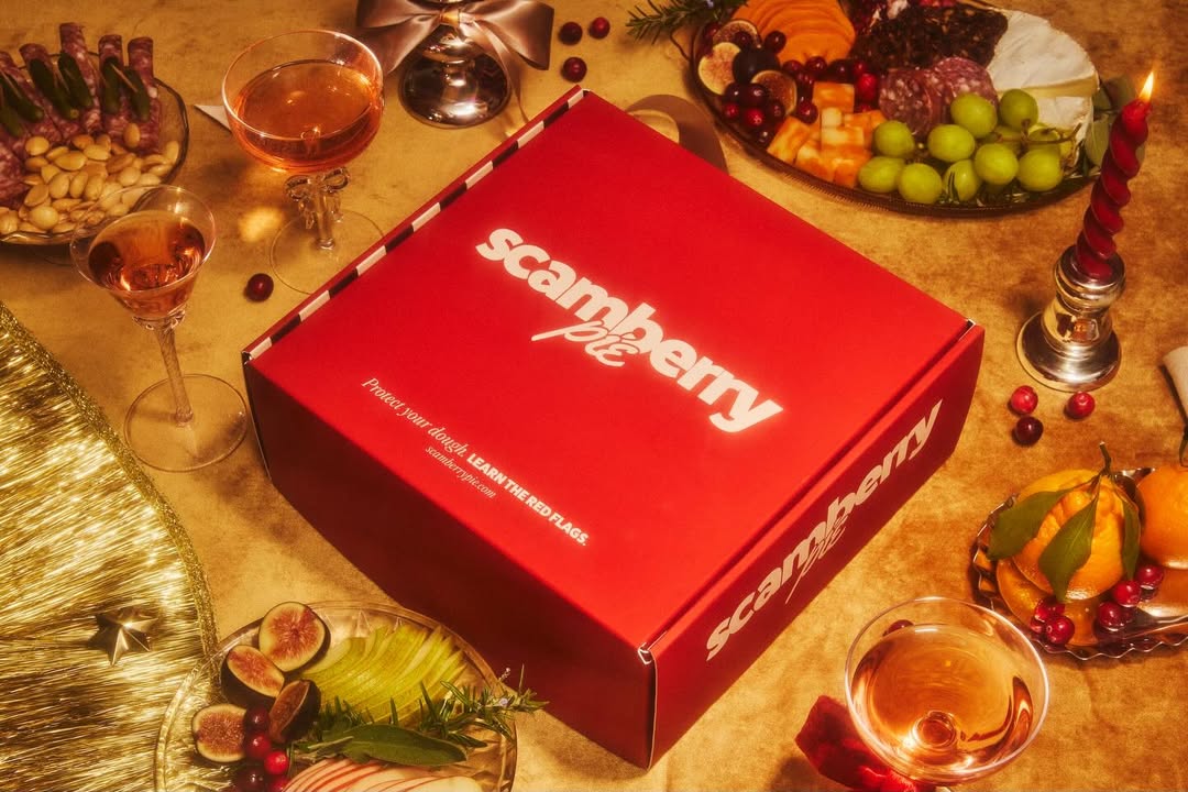 Stephanie Gonot X scamberrypie Dec. 25