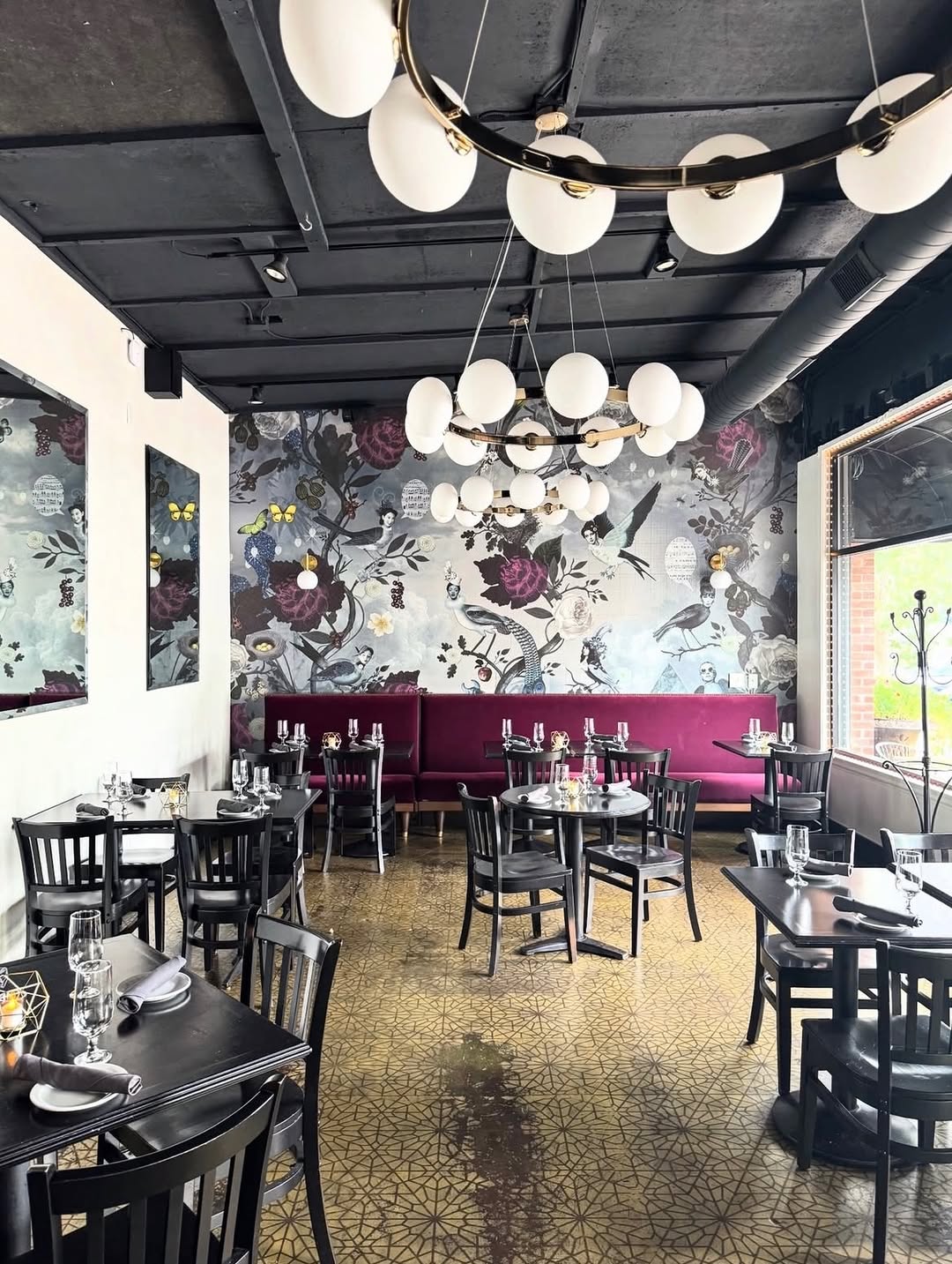 Carolyn Ridsdale X Look Walls & Interiors Apr. 26