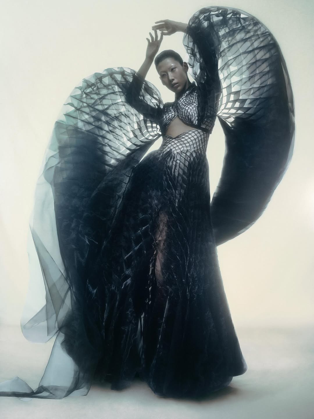 Rob Rusling X Iris van Herpen Aug. 25
