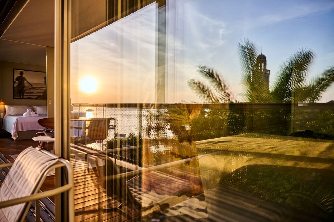 Airbnb Magazine |  Oct. 23