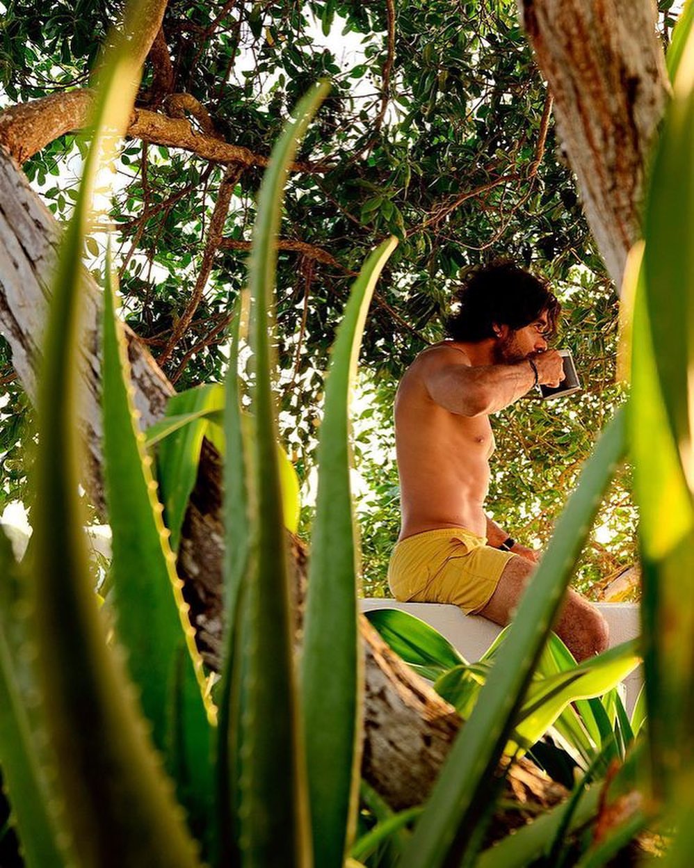 Airbnb Magazine |  Aug. 23