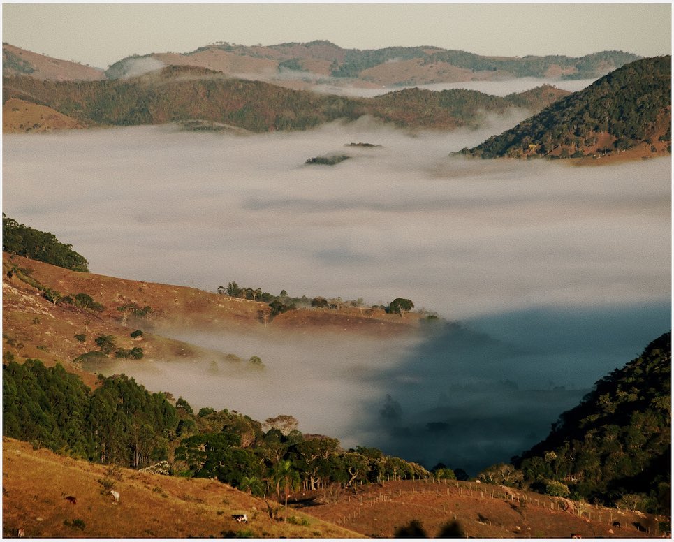 Airbnb Magazine |  Oct. 23