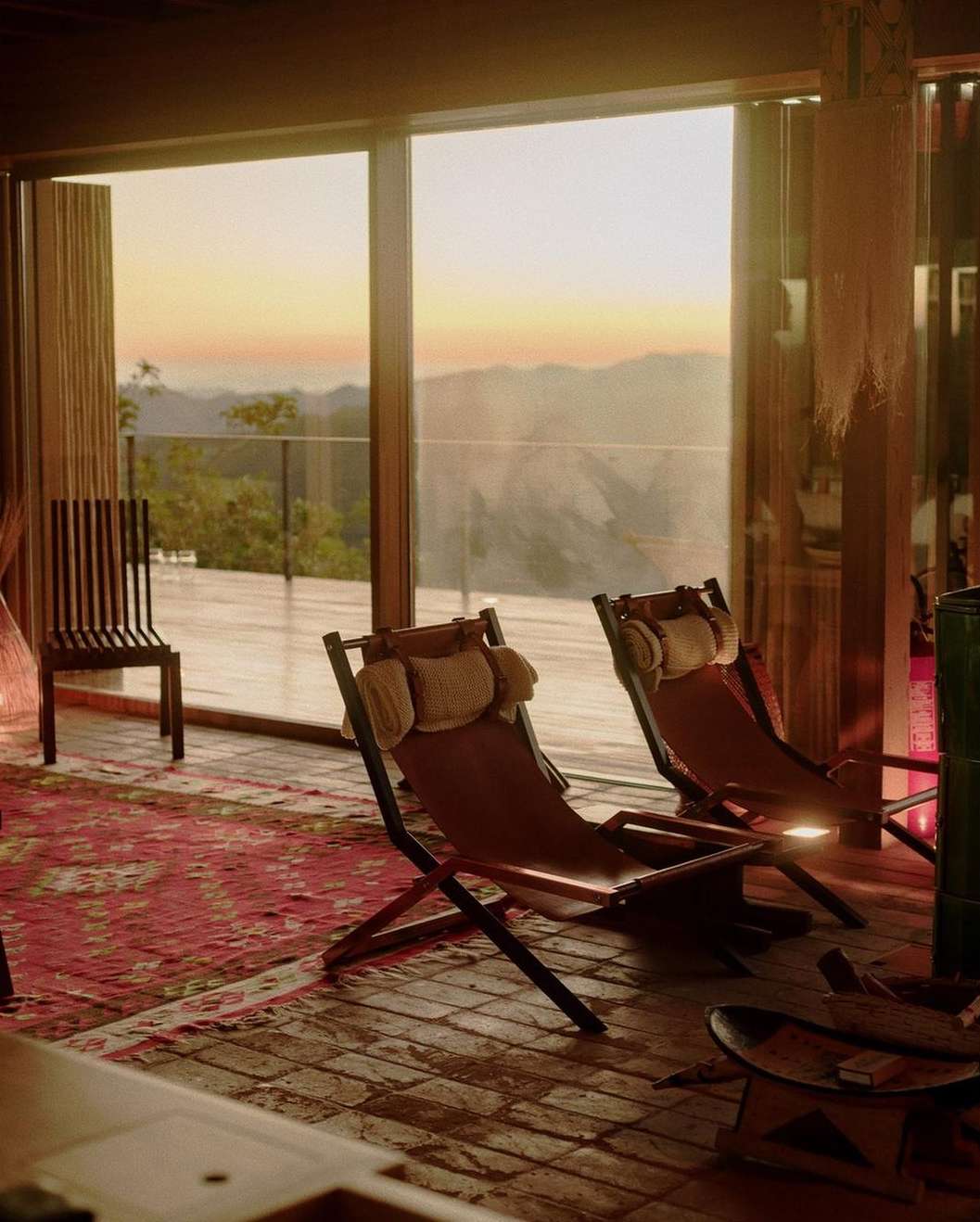 Airbnb Magazine |  Oct. 23