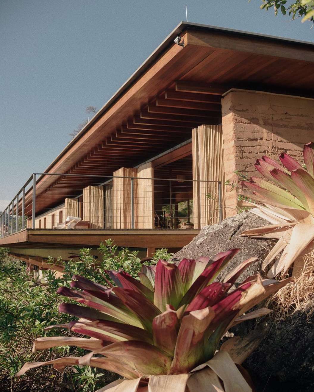 Airbnb Magazine |  Oct. 23