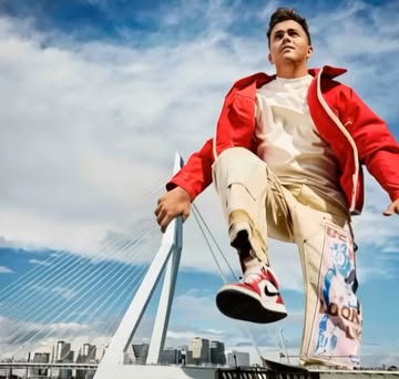 <a href="/roger-neve">Roger Neve</a> <span style="text-transform: none; white-space: nowrap;">Nov. 25</span>