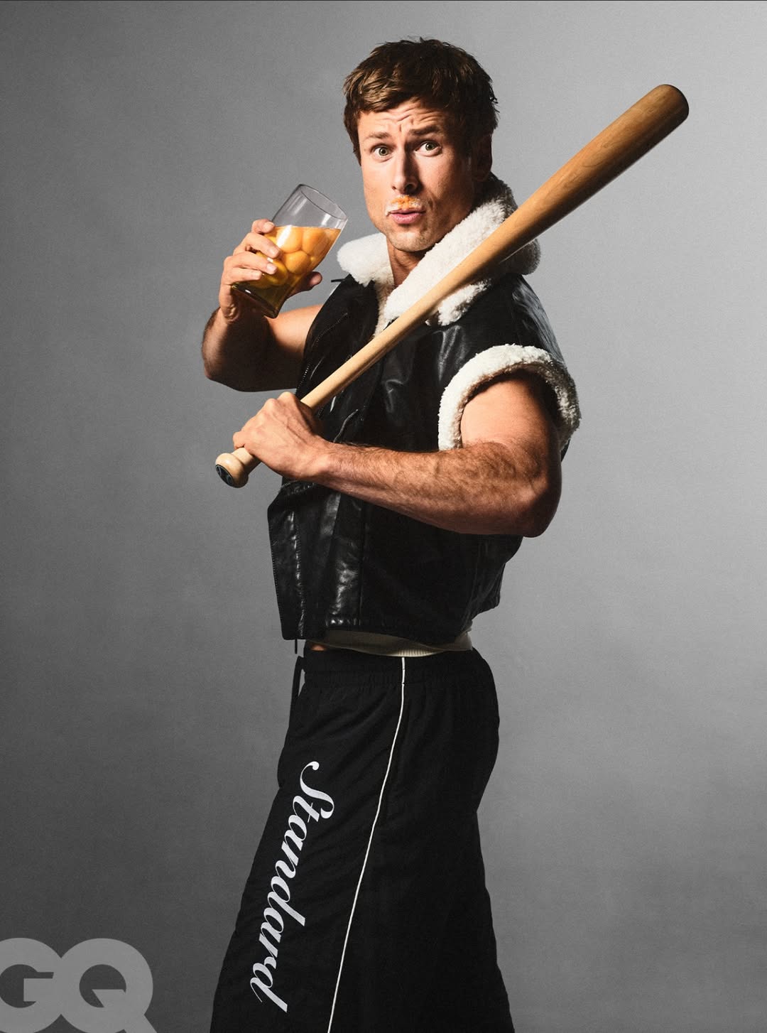 GQ- The state of the american male in 2025 starring @glenpowell
@gq 

Photographer: @blobbybloherty 
Stylist: @tobiasfrericks
Groomer: @larrykinghair
SFX artist: @tildax_x_
Set designer: @joshstovell
Tailor: @fayeeo
Production: @roscoproduction
Post Production: @inkretouch

#GQ #RoscoProduction