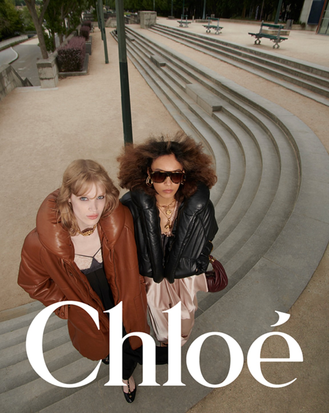 Chloé- Spring '26
@chloe 

Photographer: @johnnydufort
Artistic Director: @bruceusherltd
Stylist: @ElodieDavid
Hair: @EstherLangham
Makeup: @Hannah_Murray1
Nails: @NailsbySylvieVacca
Set Design: @PoppyBartlettstudio
Models: @marylore_heck
Prinnie Stott
@jacquilouise__
@_riverklein
@kanfitty24
@hejialiiiii
@carolina.tilgner
@stella.hanan
Production: @roscoproduction 

#chloé #RoscoProduction