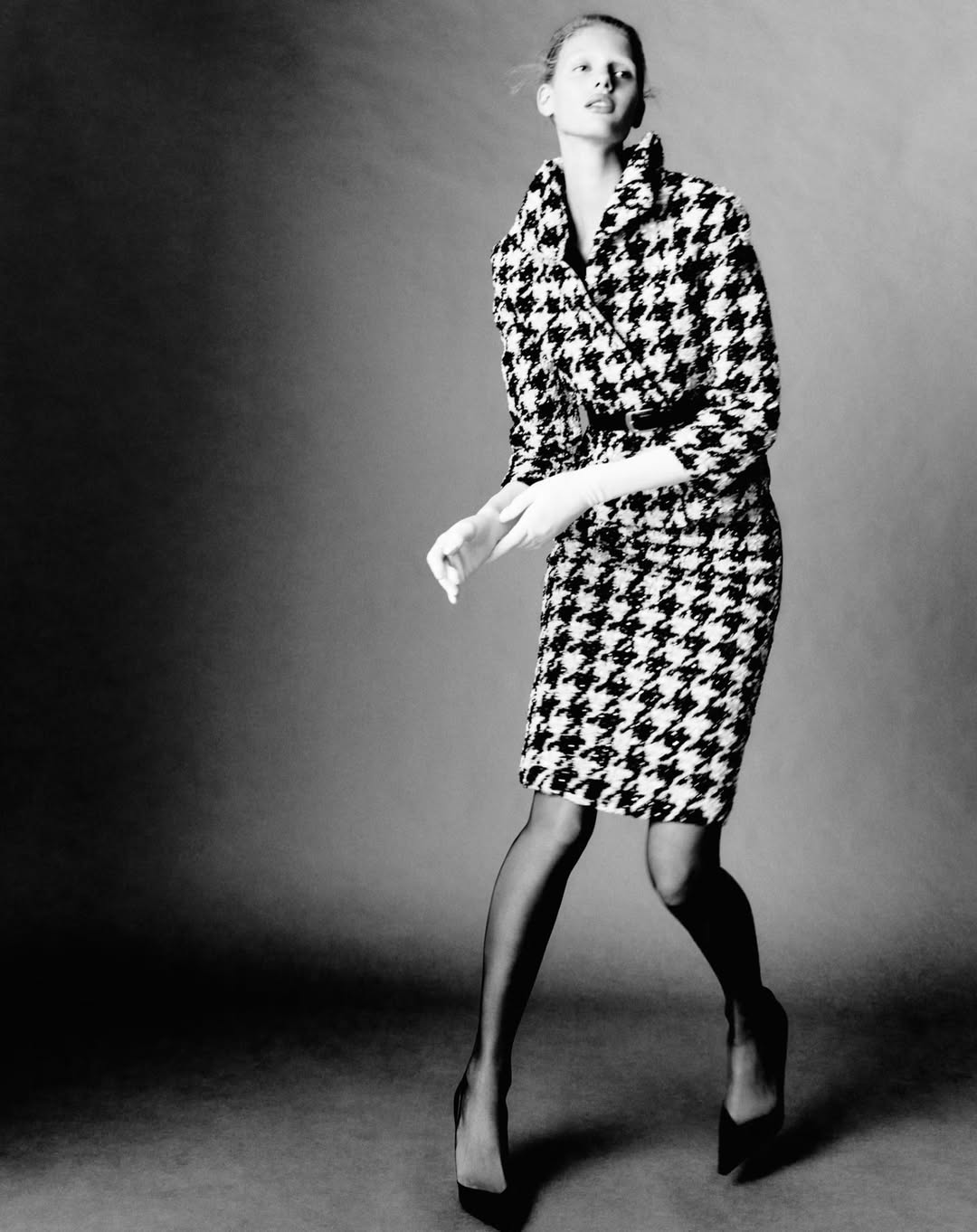 Beyond Noise, Issue 4
@thebeyondnoise 

Photographer: @robingaliegue
Stylist: @paulsinclaire
Hair: @benjaminmullerhair
Makeup: @lucyjbridge
Nails: @alexfeller
Set Design: @andreacellerinostudio
Casting director: @julialangecasting
Models: 
Lauren H
@wa1i__
@rosaliekefuchs
@bomasunday_
@elladalton_
@libbytaverner
@danakatesmith
@bodinevangalen
Production: @roscoproduction

#BeyondNoise #RoscoProduction