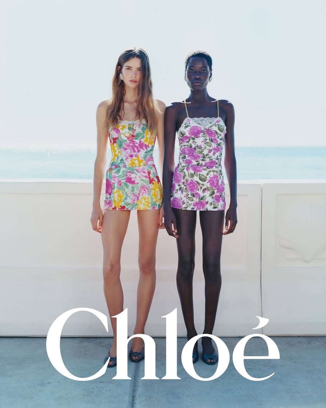 Chloé SS26
@chloe
Photographer: @samrocksamrock
Stylist: @elodiedavid
Hair: @hollismithhead
Makeup: @diane.kendal
Manicurist: @nailsbyemikudo
Set Design: @spencervroomanstudio
Talent: @stella.hanan, @awarodhiang, @jacquilouise__, @juliastegner, @darthnoor, @vanilla_canola
Production: @roscoproduction
#Chloe #RoscoProduction