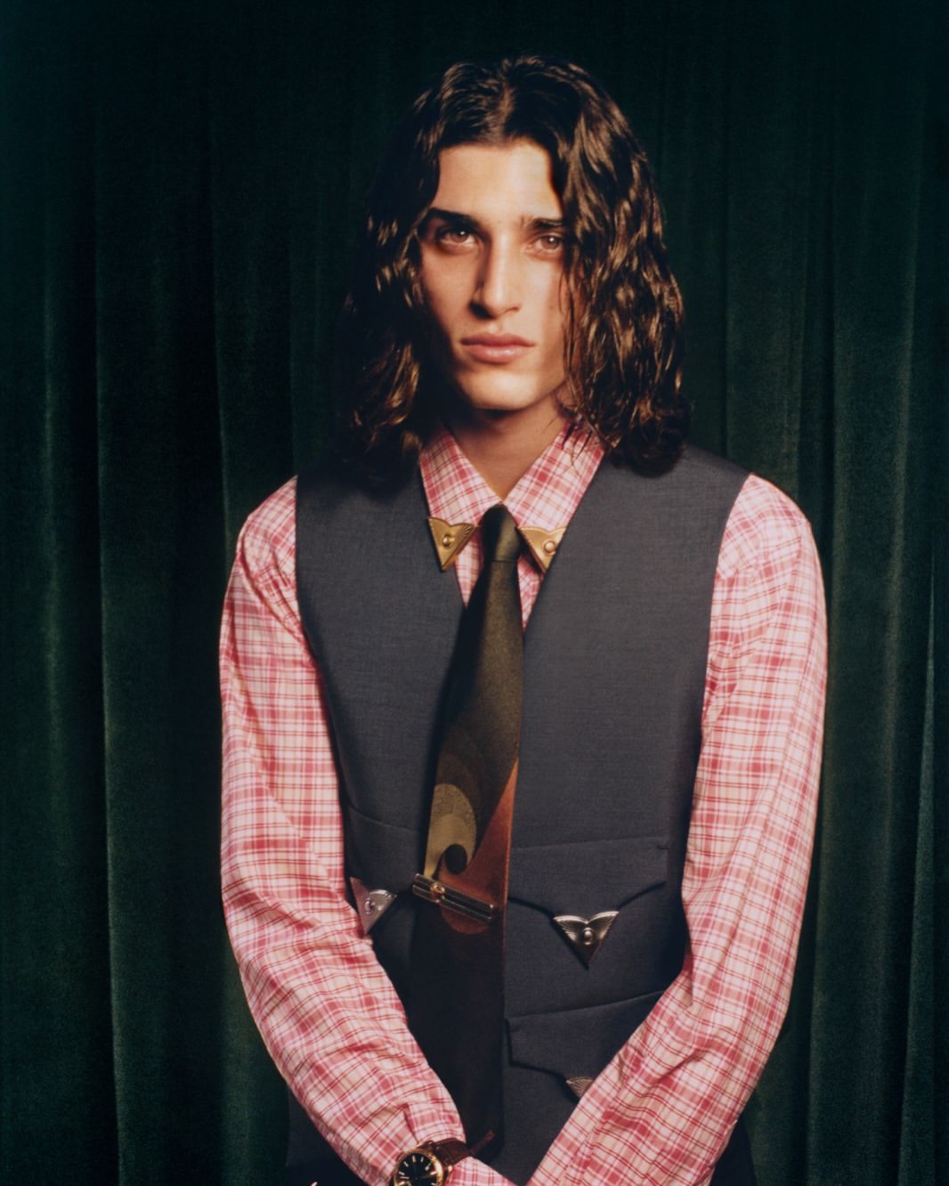 Versace SS26
@versace 

Photographer: @frankleboner
Stylist: @jenny.shoo.pumps
Creative Agency: @beg00dstudios 
Hair Stylist: @shioritakahashi
Makeup Artist: @yad1m
Manicurist: @honeynailz
Set Designer: @laurennikrooz
Casting: @julialangecasting
Production: @roscoproduction and @dobedorepresents 
Talent (in order of appearance)- Selena, Caitlin, Chu, Cala, Meadi, Alvise

#Versace #RoscoProduction