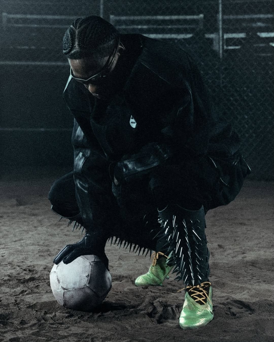 Nike x Cactus Jack
@nikefootball @travisscott @cactusjack
Photographer: @nad_1n3
Director: @caobingdongmani
Director of Photography: @kubsssssssss
Stylist: @perirosenzweig
TS Braider: @korynnnnnn
TS Barber: @marcusph333
TS Groomer: @merrellhollis
Groomer: @dindihojah
Set Design: @tom____schneider
Stunt Coordinator: @itsbryanmccoy
SFX Supervisor: r_a_specialeffects
Movement Director: @jerome__ab
Sports Tech: @gillymontoya
Editor: @caobingdongmani
Colorist: @jacktashdjian
Score, Sound Design and Mix: @c.a.v.e
Production: @roscoproduction
#Nike #CactusJack
