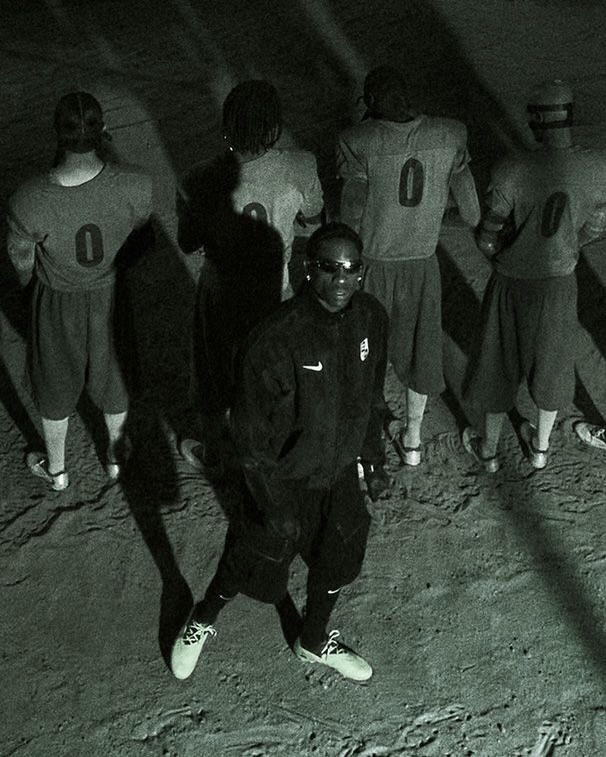 Nike x Cactus Jack
@nikefootball @travisscott @cactusjack

Photographer: @nad_1n3
Director: @caobingdongmani 
Director of Photography: @kubsssssssss
Stylist: @perirosenzweig
TS Braider: @korynnnnnn
TS Barber: @marcusph333
TS Groomer: @merrellhollis
Groomer: @dindihojah 
Set Design: @tom____schneider
Stunt Coordinator: @itsbryanmccoy
SFX Supervisor: r_a_specialeffects
Movement Director: @jerome__ab
Sports Tech: @gillymontoya
Editor: @caobingdongmani 
Colorist: @jacktashdjian
Score, Sound Design and Mix: @c.a.v.e
Production: @roscoproduction

#Nike #CactusJack