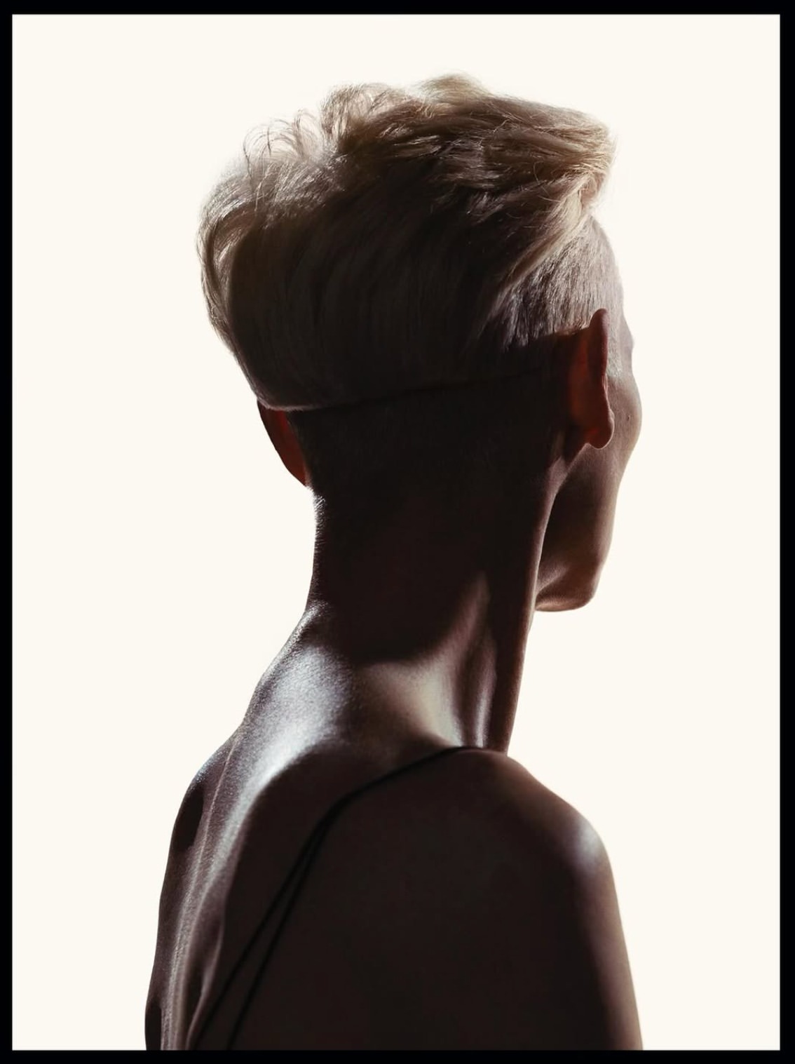 Tilda Swinton by @inezandvinoodh for @tomford Black Orchid Reserve

agent @vlm.productions
production @faragoprojects
creative director @h.a
director of photography Darius Khondji
lightning director @jodokusdriessen
set designer @a_vaj
stylist @jerry_stafford
hair stylist @olivierschawalder
makeup artist @lucyjbridge
manicurist @anatolerainey

Service provided : 
Set 2 at Studio Rouchon 
EQ

#rouchonparis #studiorouchon #inezandvinoodh #tomford #tildaswinton
