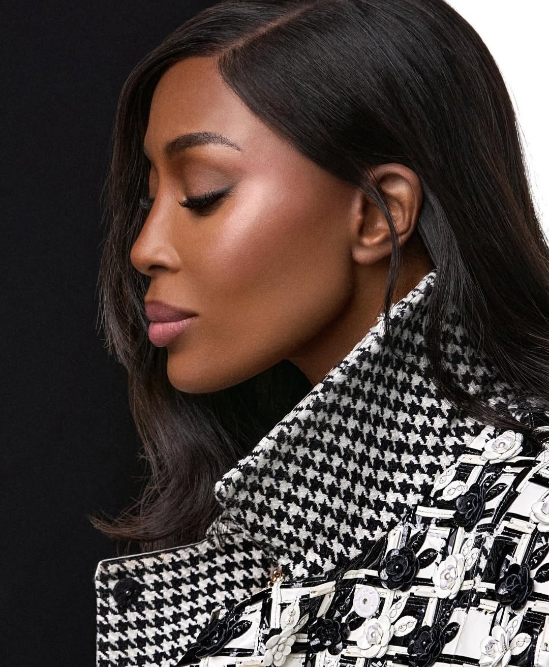 @naomi for @madamefigarofr by @josephdegbadjo

agent : @schierkeartists
creative directors : @gwenola_couedel_mad & @paola.genone
make-up artist : @paintedbyesther
hair stylist : @kirilvasilev
manicurist : @hubertecesarion

Service provided :
Plateau A at Studio Astre
EQ

#rouchonparis #studioastre #madamefigaro #naomicampbell #josephdegbadjo