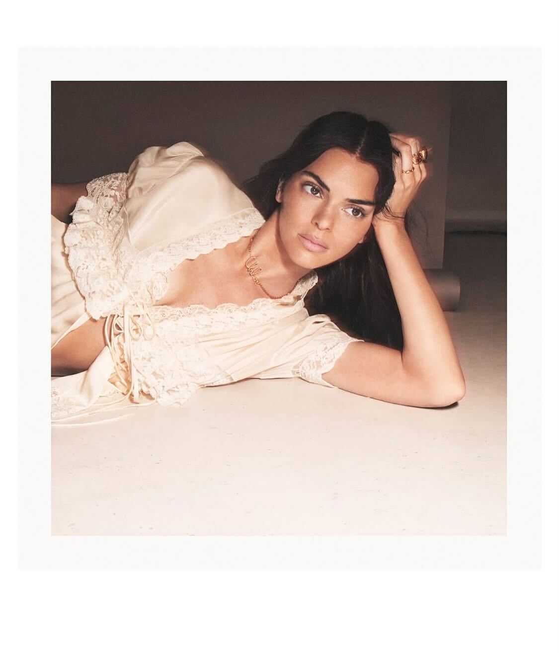 @kendalljenner and Anna from @meovv for @chloe by @davidsimsofficial 

agent : @artpartner
production : @erinfeeproductions
creative director : @chemena 
set designer : @poppybartlettstudio
stylist : @elodiedavid 
make-up artist : @yad1m 
hair stylist : @paulhanlonhair 
manicurist : @nailsbysylvievacca 

Service provided : 
Plateau A and B at Studio Astre
EQ

#rouchonparis #studioastre #chloé #chloepaddington #kendalljenner #meovv #davidsims