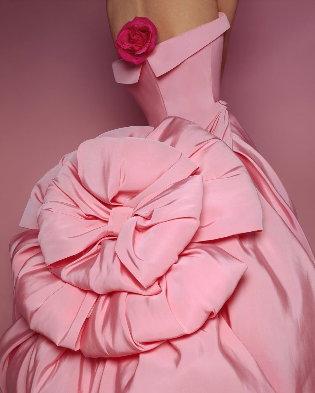 @brigitteniedermairstudio for House of Craft Dior

talents : @asako_____a @chudier_billy_peter @madamedebrashaw @elisecrombez
@ellarichardsr @esthersilsant @komuves.evaa @ilana_h @lindseywixson
@lucy.rosiek @wirs_viktoria

fashion & editor-in-chief : @carineroitfeld
hair : @eugenesoleiman
makeup : @lloydsimmondsmakeup
CEO : @vladimirrestoinroitfeld
creative director : @e.mman
art director : @guillaumelauruol
digital director : @viennavernose @carlymaewitteman
talent casting : @rosievogelcasting
director dior heritage : Perrine Scherrer
senior fashion editor : @andreaetlou
digital editor : @carlymaewitteman
executive assistant : @capucine_leprince
set designer : @solenemartinau
on set casting : @memoir.of.a.gaysha
production : @shape_production
producer : @brahmst_tobias
production assistant : Kader Bennacer
manicurist : @cecilia.abbas_
hair assistant : @_carloavena @yihanjen, @celine_de_cruz
makeup assistant : @hironinomakeup
set designer assistant : @renarrd.renarrd karinelabrunie_photography
manicure assistant : @shirley.don.art
photo assistant : @corinna_schlt, @katrin_backes , @oscar_dubois, Jeremy Tellier, @dekeukelaeremathilde
camera assistant : @katrin_backes
words by : @aemiliamadden

Service provided :
Plateau C1 at Studio Central
EQ

#rouchonparis #studiocentral #dior #houseofcraftdior #brigitteniedermair