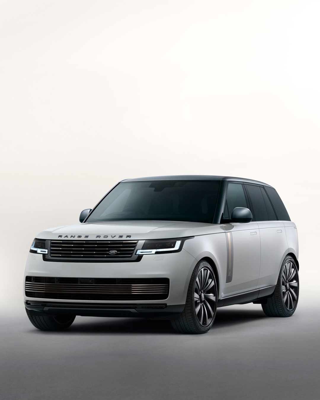 Land Rover |  Apr. 23