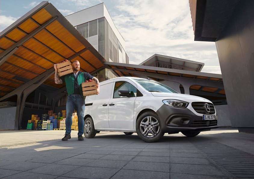 Mercedes-Benz |  Oct. 21