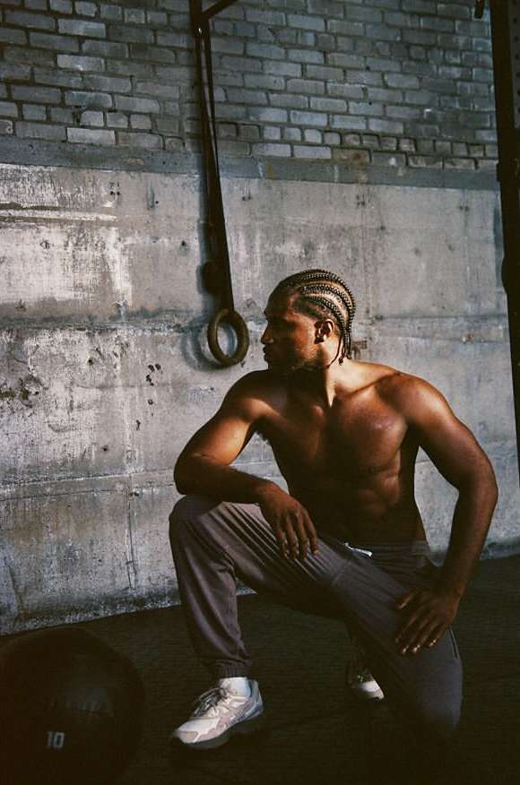 Aaron Feaver X vuori Oct. 25
