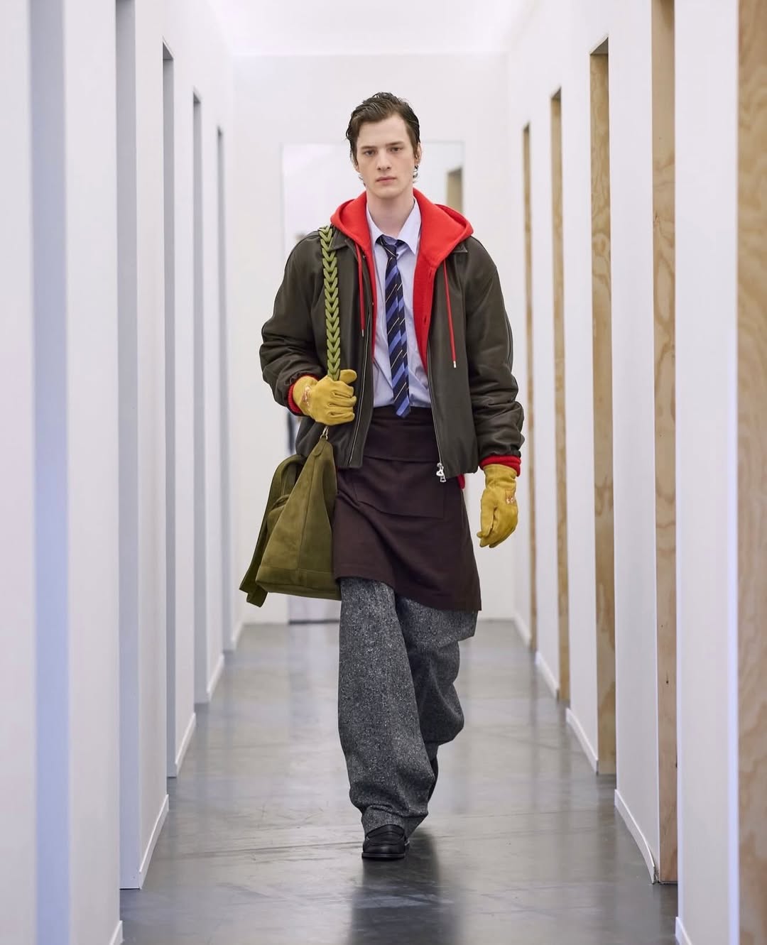 @solidhomme AW26 DUAL SHIFT

Styling: @reed_danny
Art Directing: @fosburyarchitecture
Photo: @lucatombolini
Casting: @shelleydurkancasting
Casting production: @simonericcomi @jamesmcoyne @alexisnegrin 
Hair: @franziskapresche
Makeup: @minkimmakeup
Production: @withoutproduction 
Music: @simonmparris