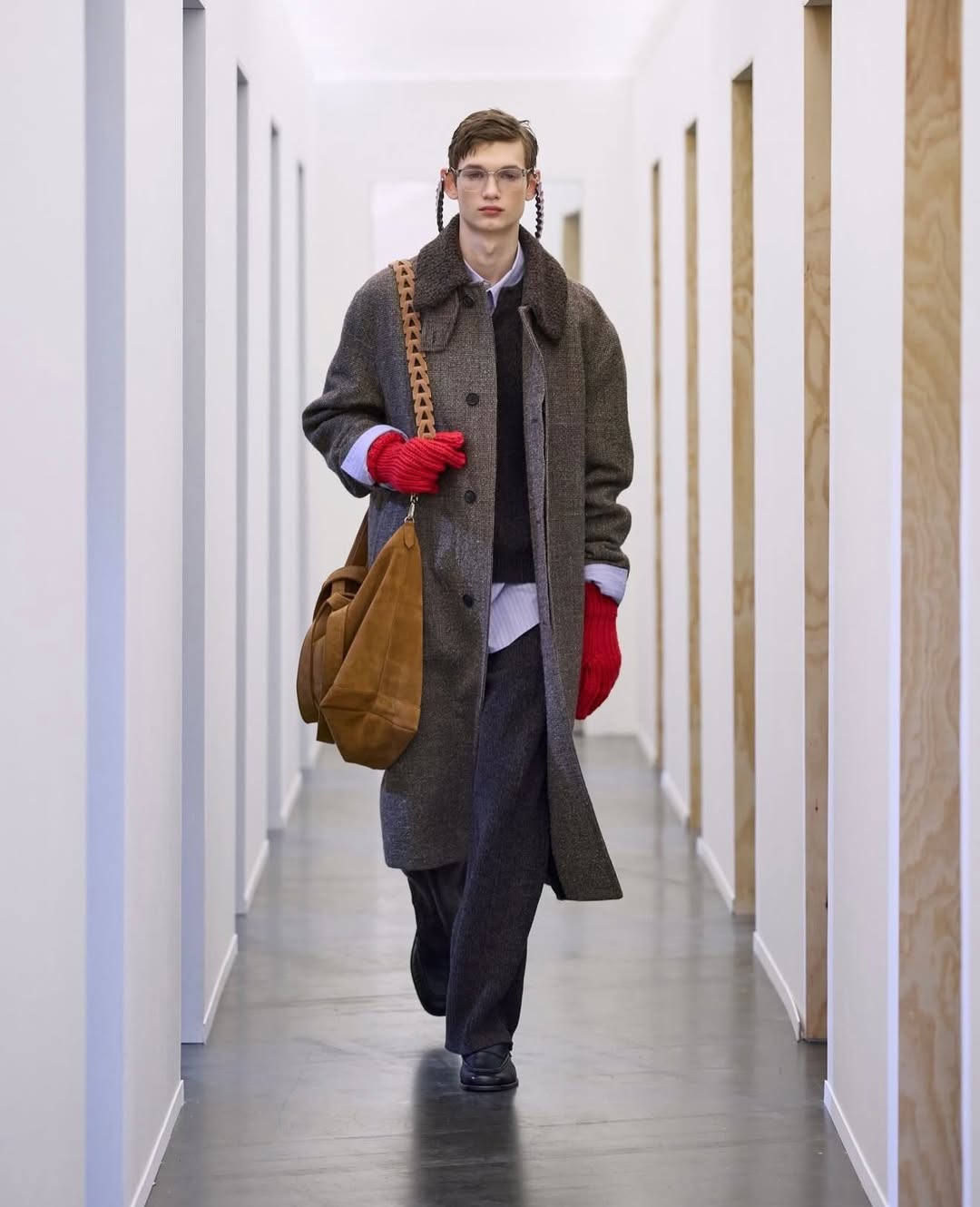 @solidhomme AW26 DUAL SHIFT
Styling: @reed_danny
Art Directing: @fosburyarchitecture
Photo: @lucatombolini
Casting: @shelleydurkancasting
Casting production: @simonericcomi @jamesmcoyne @alexisnegrin
Hair: @franziskapresche
Makeup: @minkimmakeup
Production: @withoutproduction
Music: @simonmparris