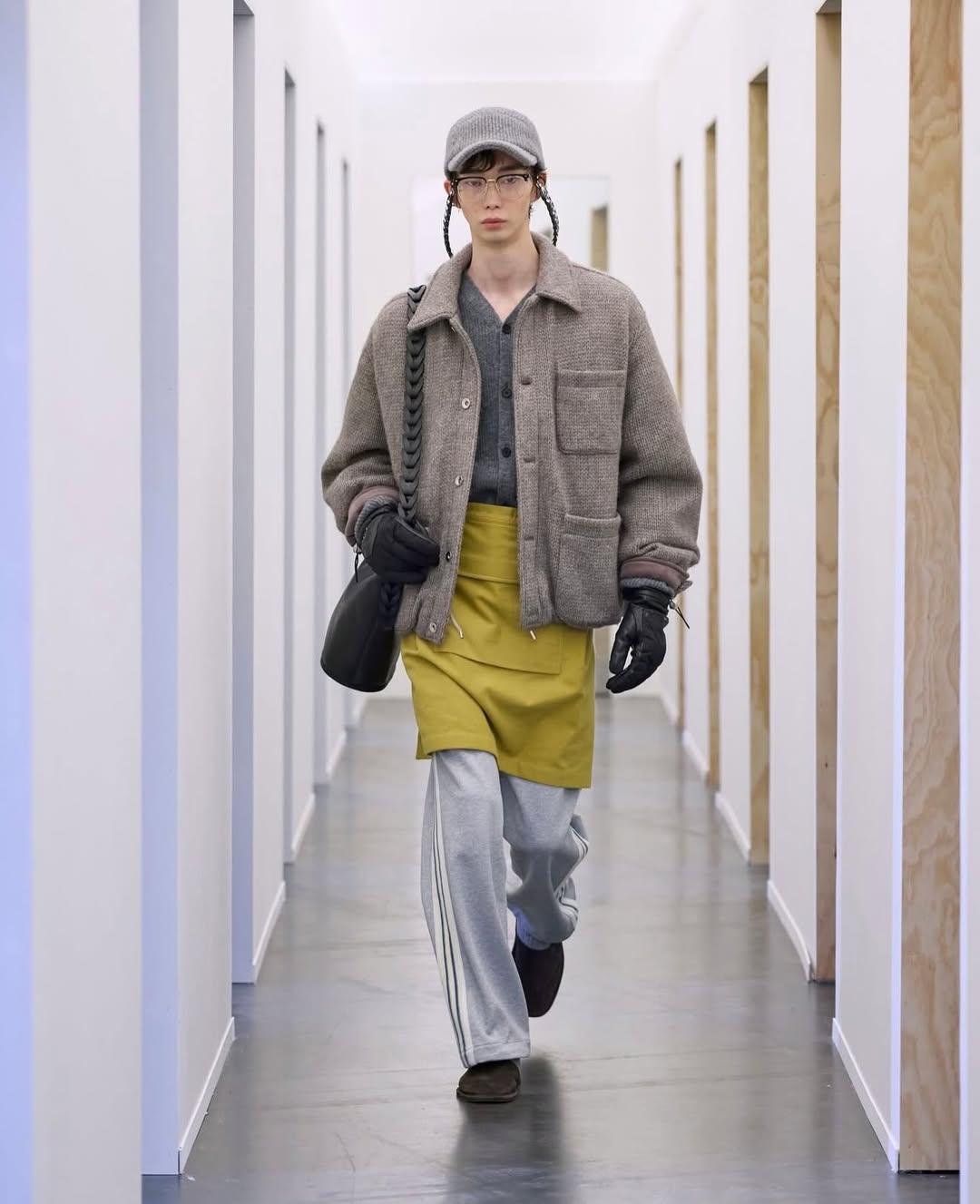 @solidhomme AW26 DUAL SHIFT
Styling: @reed_danny
Art Directing: @fosburyarchitecture
Photo: @lucatombolini
Casting: @shelleydurkancasting
Casting production: @simonericcomi @jamesmcoyne @alexisnegrin
Hair: @franziskapresche
Makeup: @minkimmakeup
Production: @withoutproduction
Music: @simonmparris