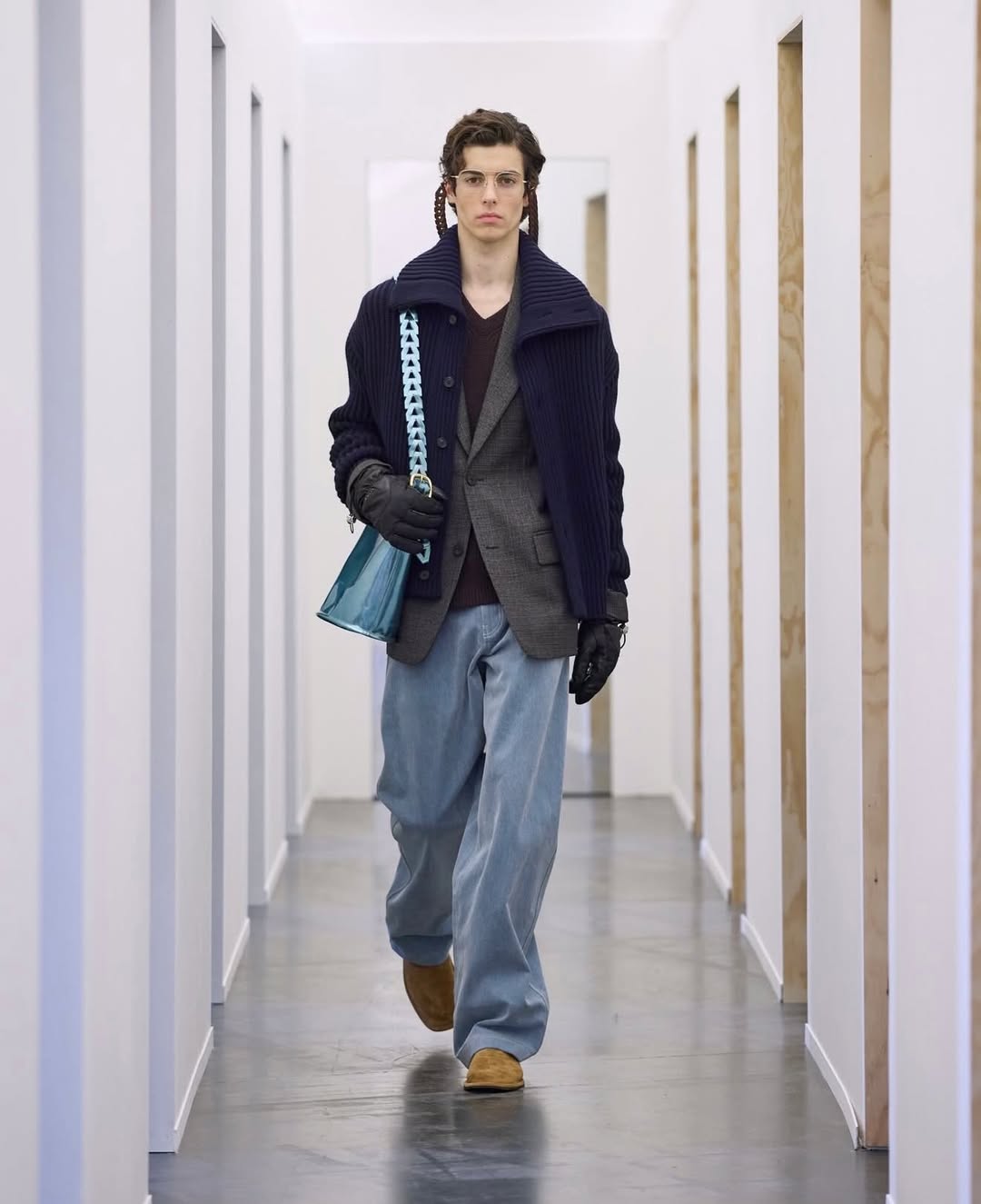 @solidhomme AW26 DUAL SHIFT
Styling: @reed_danny
Art Directing: @fosburyarchitecture
Photo: @lucatombolini
Casting: @shelleydurkancasting
Casting production: @simonericcomi @jamesmcoyne @alexisnegrin
Hair: @franziskapresche
Makeup: @minkimmakeup
Production: @withoutproduction
Music: @simonmparris