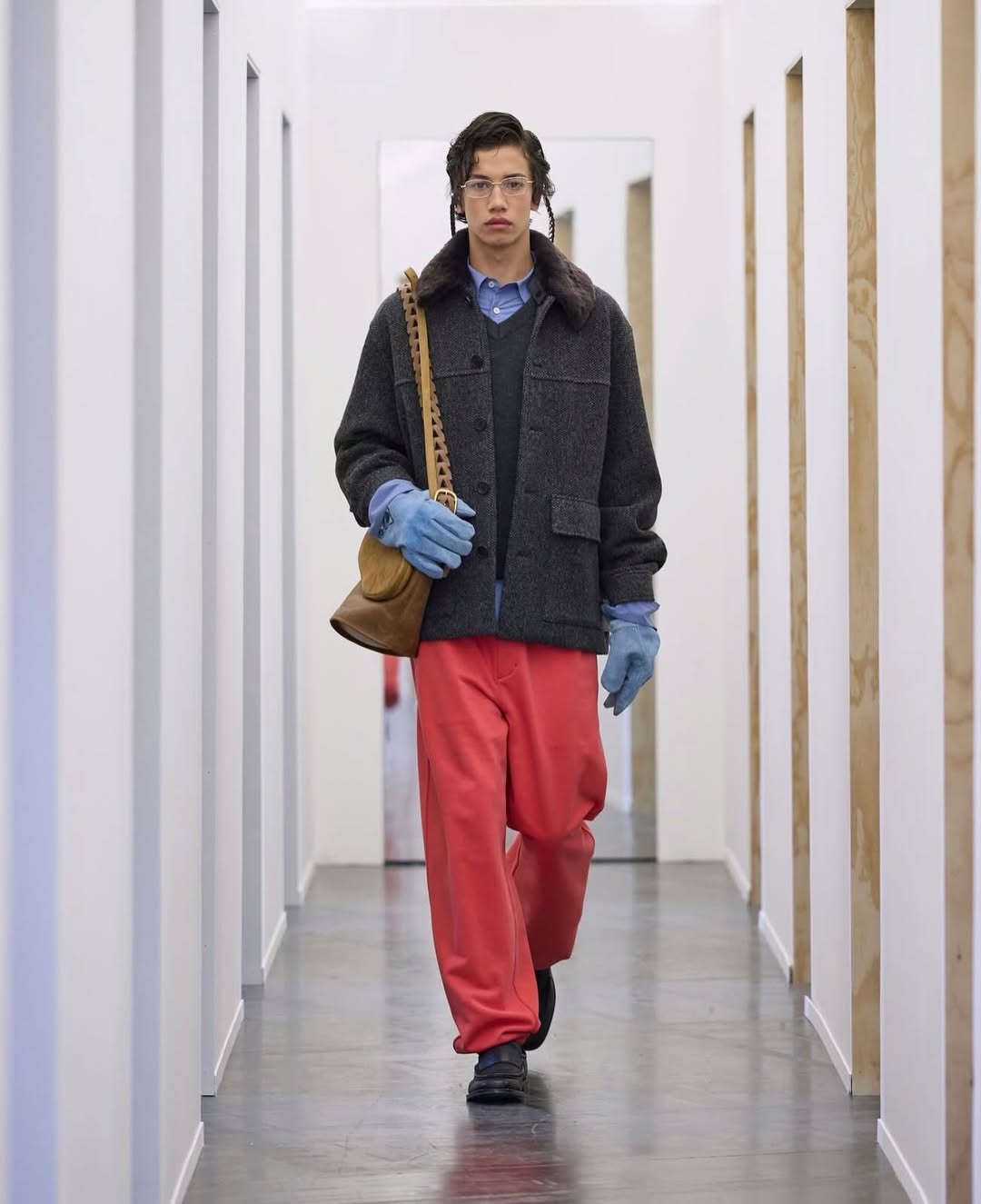 @solidhomme AW26 DUAL SHIFT

Styling: @reed_danny
Art Directing: @fosburyarchitecture
Photo: @lucatombolini
Casting: @shelleydurkancasting
Casting production: @simonericcomi @jamesmcoyne @alexisnegrin 
Hair: @franziskapresche
Makeup: @minkimmakeup
Production: @withoutproduction 
Music: @simonmparris